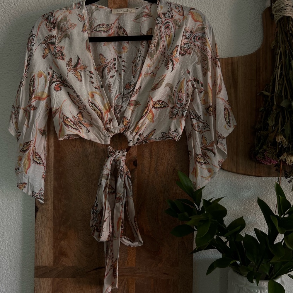 ILLA ILLA Paisley Crop Blouse